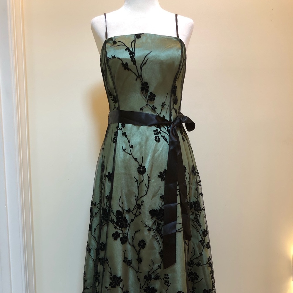 Papéll Boutique Evening Gown